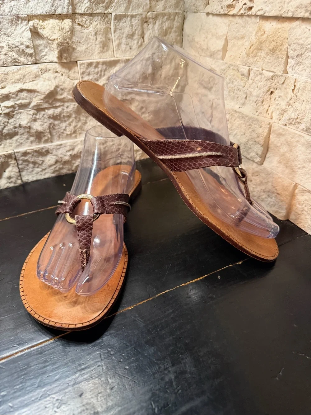 LILLY PULITZER via Palm Beach McKim Leather Thong Flat Sandals Gold O Ring 10M